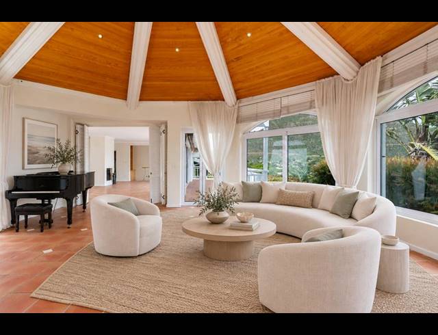 4 BEDROOM HOUSE FOR SALE IN SCOTT ESTATE
